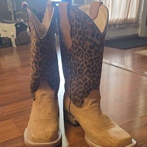 Circle G Tan Leather Cowboy Boots